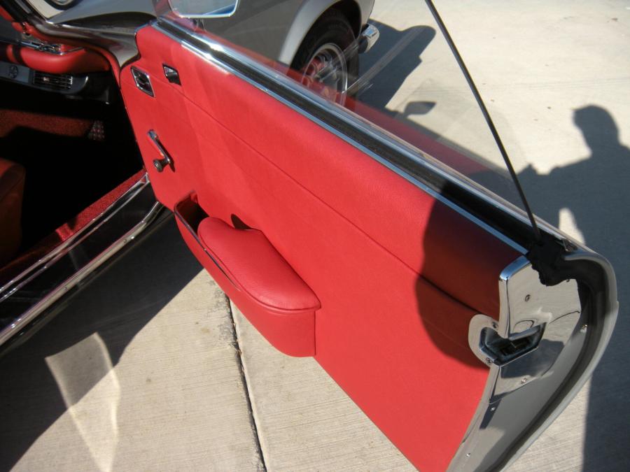 Детали интерьера Mercedes-Benz 280 SL (W113) 1969 года  (EU) (фото 114 из 141)